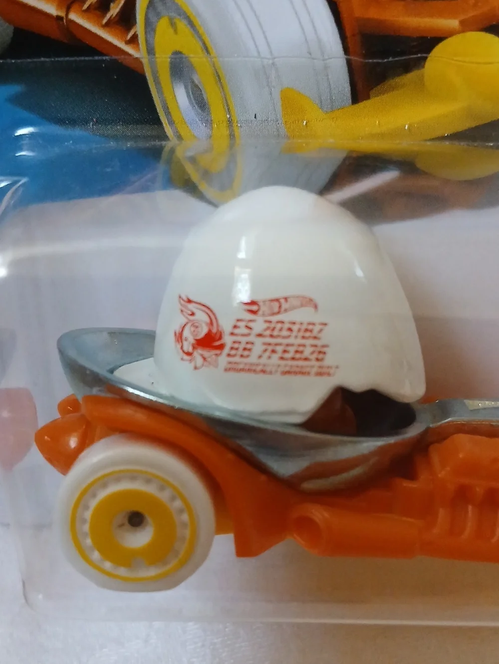 Mattel Hot Wheels Eggshelleracer NWT